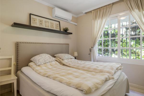 5 Bedrooms, 4 Bathrooms, Villa For Sale in Nueva Andalucia