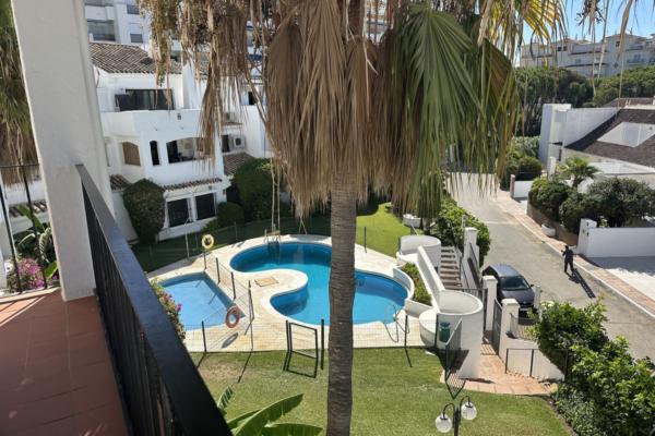 3 Bedrooms, 3 Bathrooms, Apartment For Sale in Nueva Andalucia